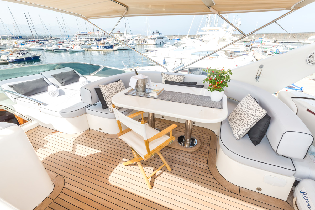Uniesse72Fly_-(6)